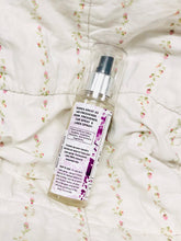Load image into Gallery viewer, Woolzies Lavender and jasmine Pillow and linen spray 4oz

